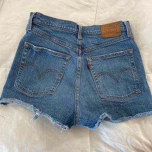 Levi’s ribcage short
